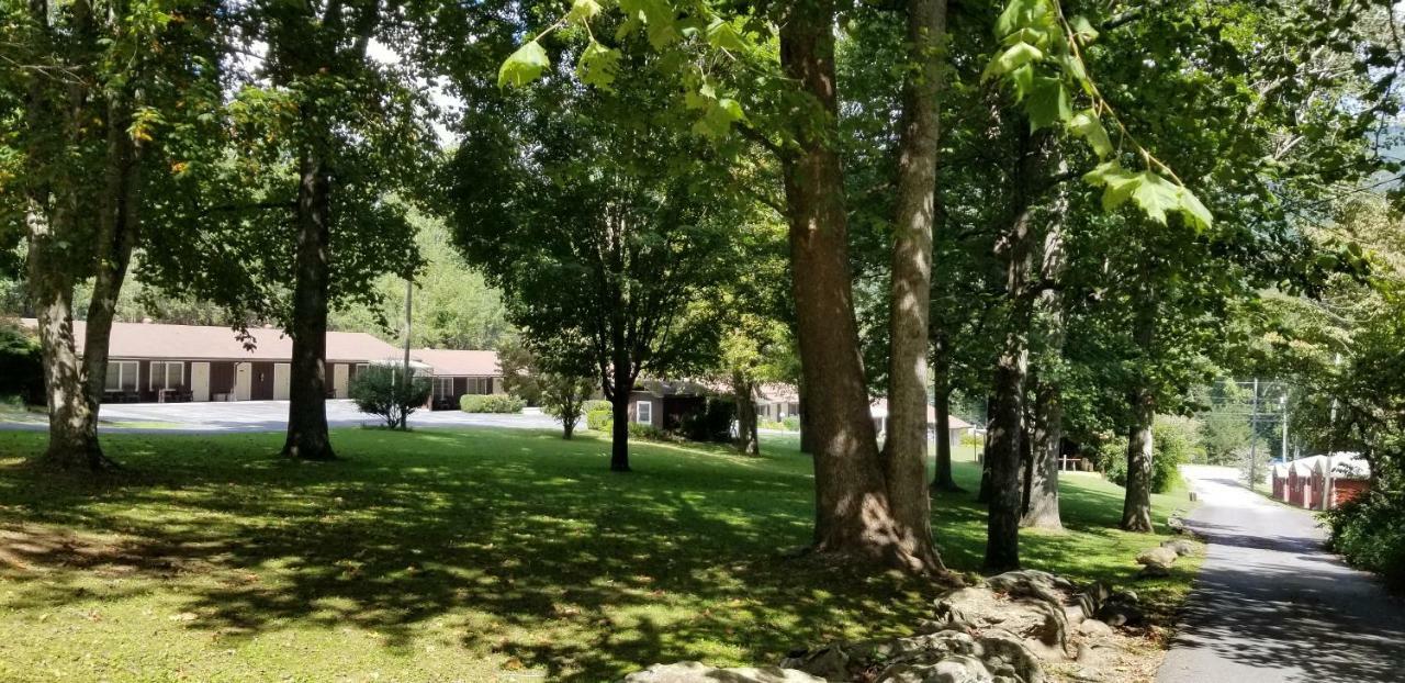 Tanglewood Motel And Log Cabins Maggie Valley Exterior foto